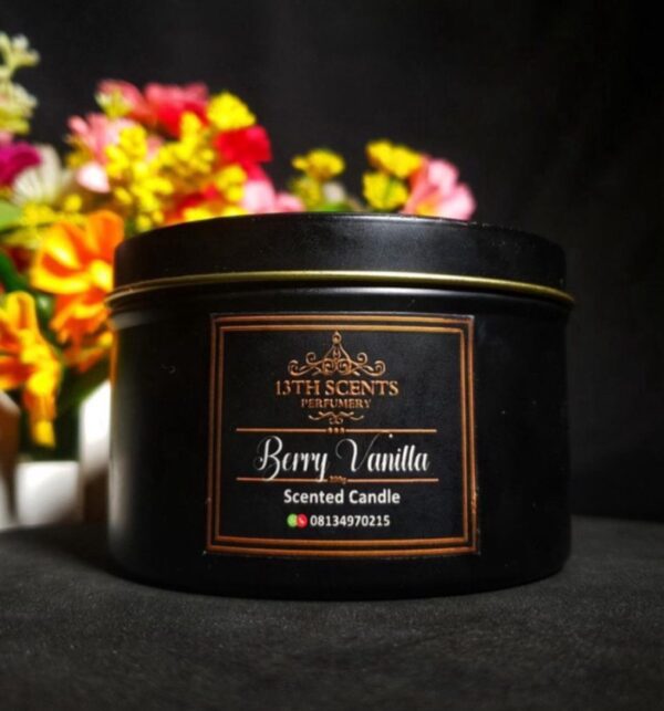Berry vanilla scented candle